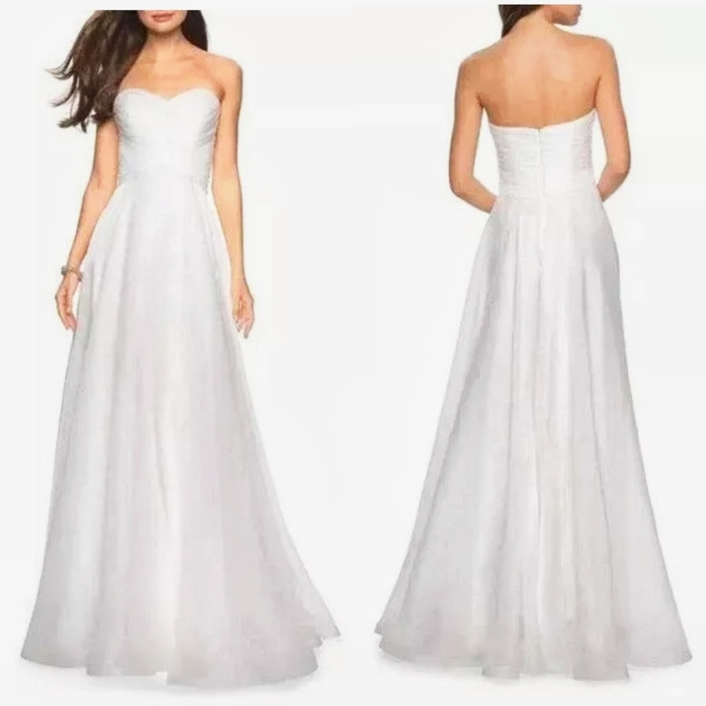 NEW La Femme | White Strapless Sweetheart Metallic Organza Gown